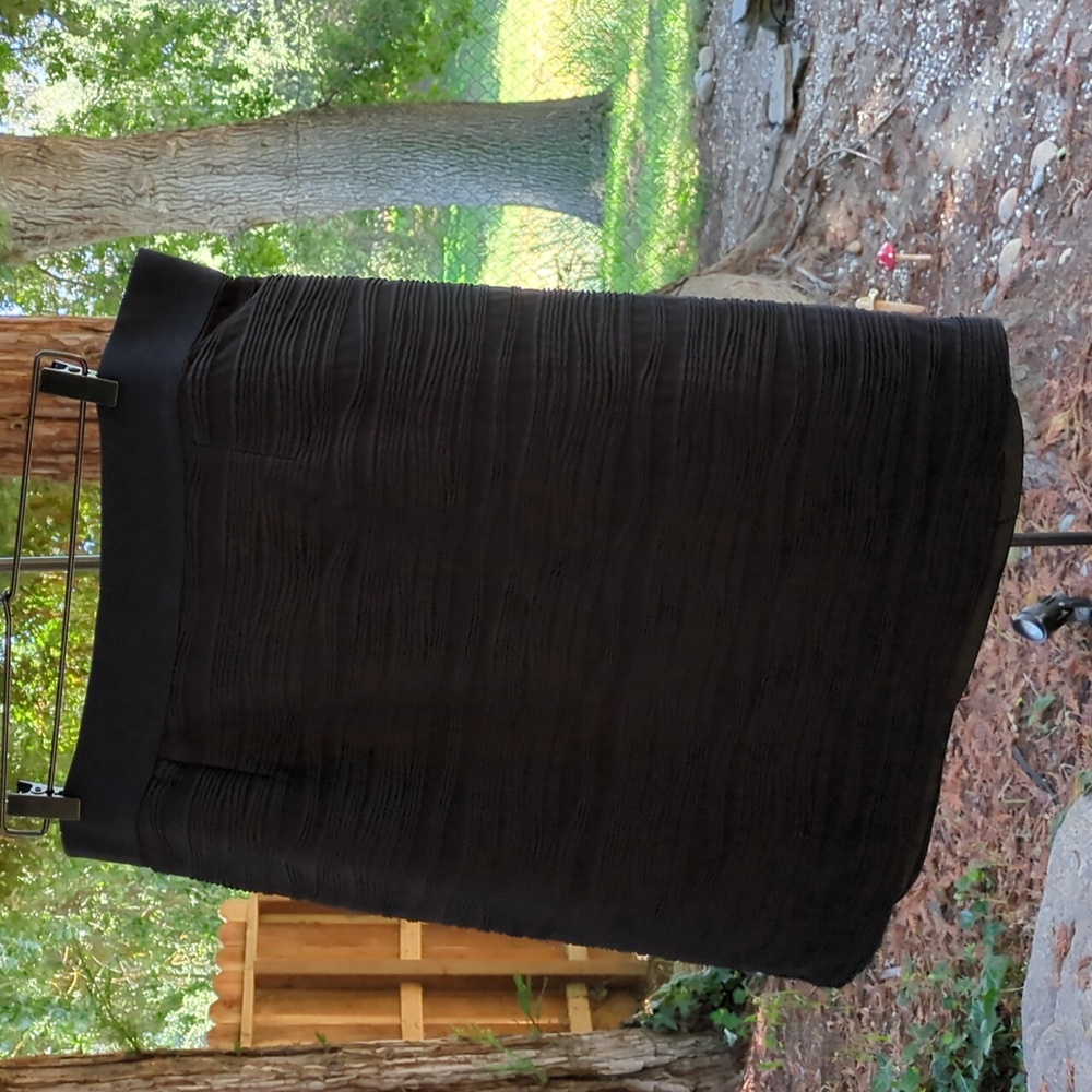 Alfani black 18w straight skirt with zipper in back.